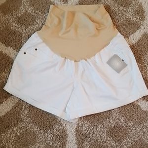 NWT maternity shorts - size 16